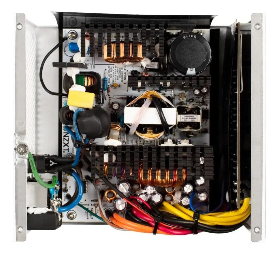 OUTLET FUENTE GAMER NZXT SERIES HALE82 V2 700W - foto 10 | Variic